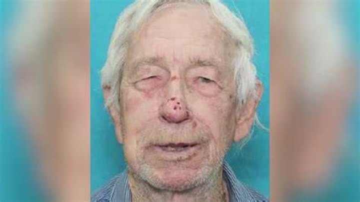 
63-yr-old Texas man living with ‘decomposed corpse’ kills himself moments before cops bust into home 