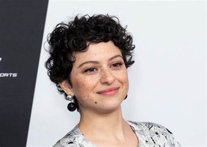 Alia Shawkat Height, Weight, Net Worth, Age, Birthday, Wikipedia, Who, Nationality, Biography