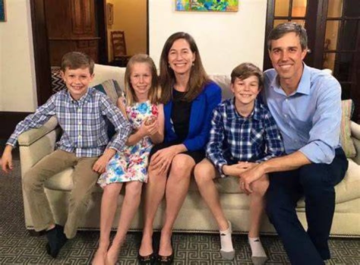 Amy Hoover Sanders Height, Weight, Net Worth, Age, Birthday, Wikipedia, Who, Nationality, Biography