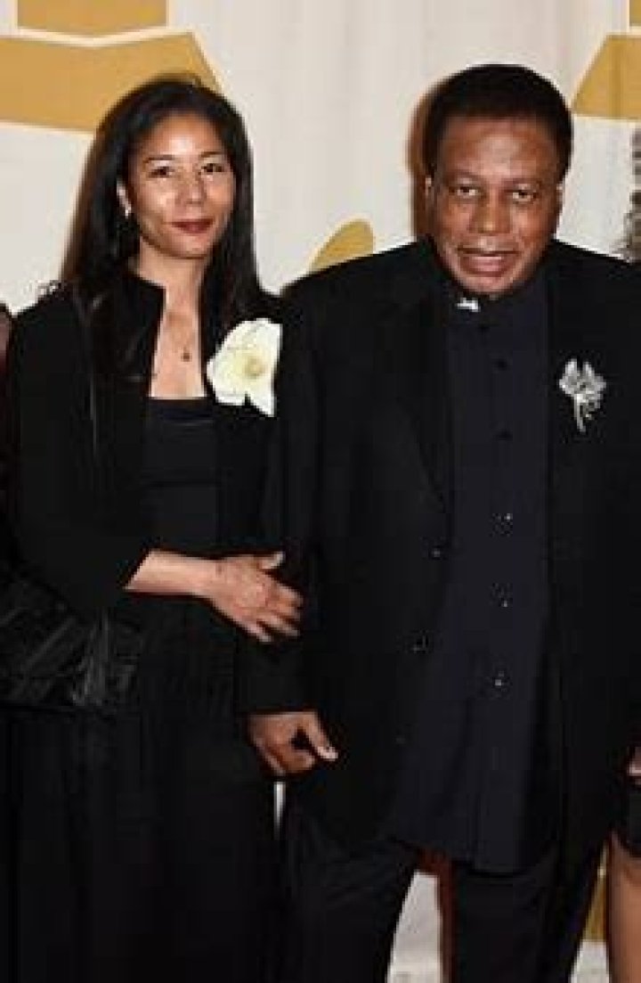 Billy Dee Williams is Married to Wife: Teruko Nakagami. Kids.