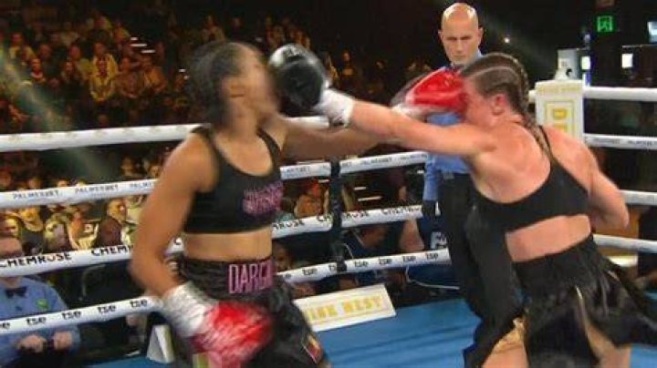 
Boxer Ashleigh Sims Fight With Shanell Dargan Before Her Match With Jessica Adams 
