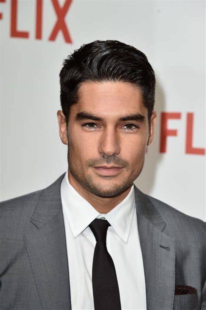 D.J. Cotrona Height, Weight, Net Worth, Age, Birthday, Wikipedia, Who, Nationality, Biography
