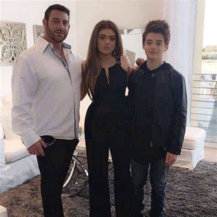 
Get To Know Thomas Barbusca Parents and Sister 