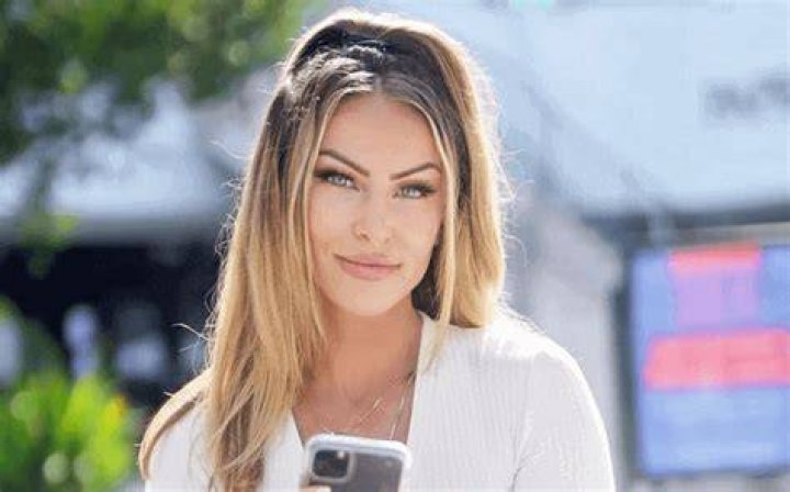 
Is Theresa Depasquale Married? Her Bio, Age, Height, Net worth and Instagram 
