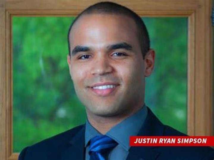 Justin Ryan Simpson Height, Weight, Net Worth, Age, Birthday, Wikipedia, Who, Nationality, Biography