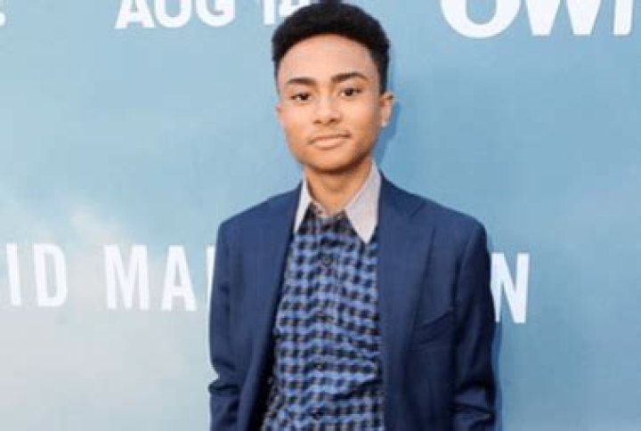 
Logan Rozos Height, Weight, Net Worth, Age, Birthday, Wikipedia, Who, Nationality, Biography 