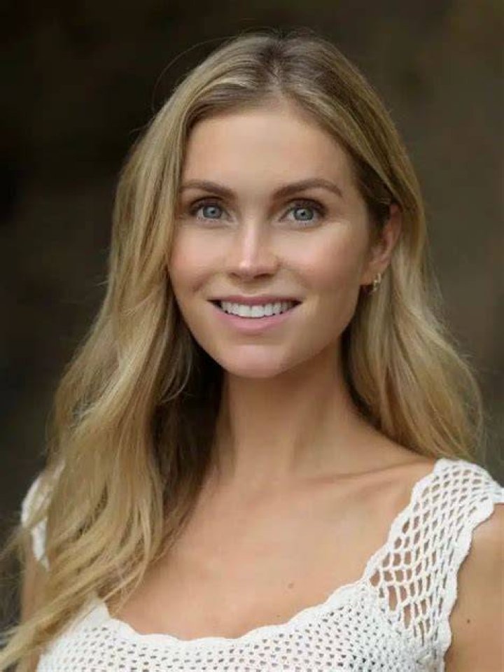 
Maria Clara Palma Height, Weight, Net Worth, Age, Wiki, Who, Instagram, Biography 