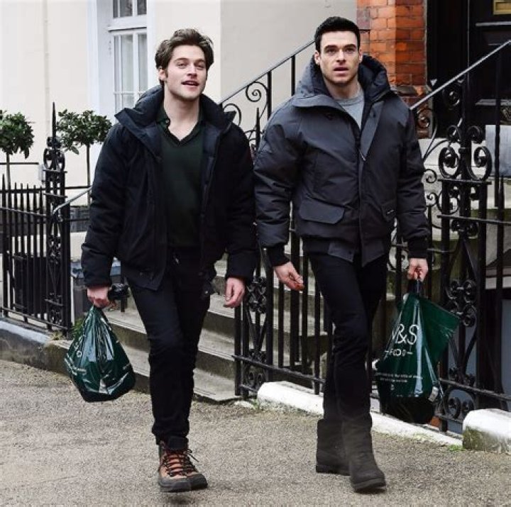 
Richard Madden Is Rumored To Be Dating Froy Guiterrez 
