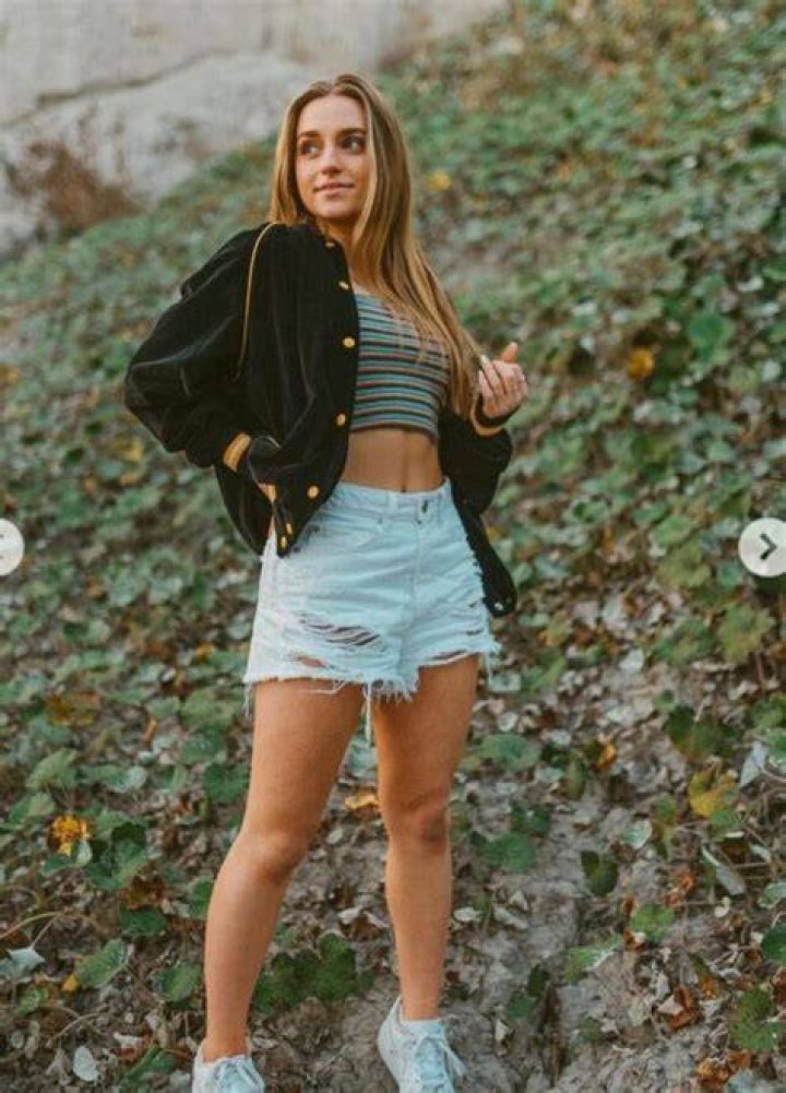 
Sadie Aldis Height, Weight, Net Worth, Age, Birthday, Wikipedia, Who, Nationality, Biography 