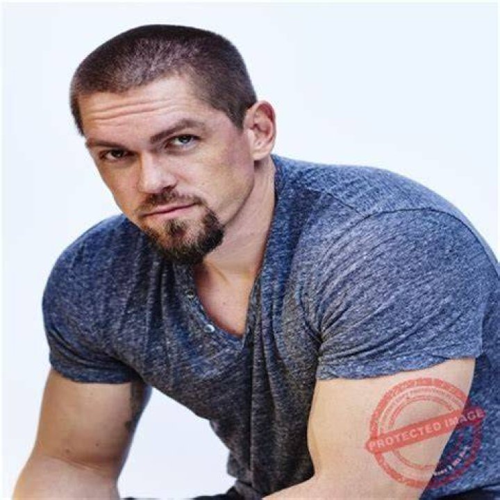 Sean Marshall Height, Weight, Net Worth, Age, Birthday, Wikipedia, Who, Nationality, Biography