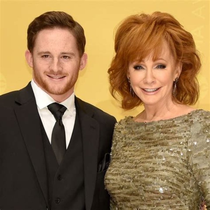 Who are Reba Mcentires Parents? Reba Mcentire Biography, Parents Name, Nationality and More