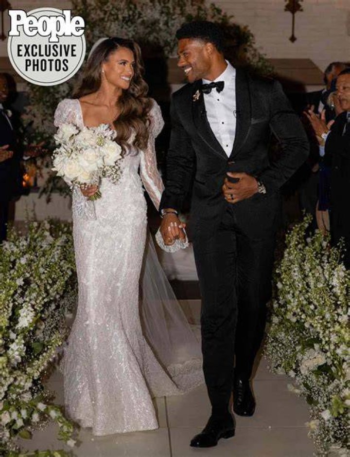 
Who Is American Sprinter Sydney McLaughlin’s Husband? She Married Andre Levrone Jr In 2022 