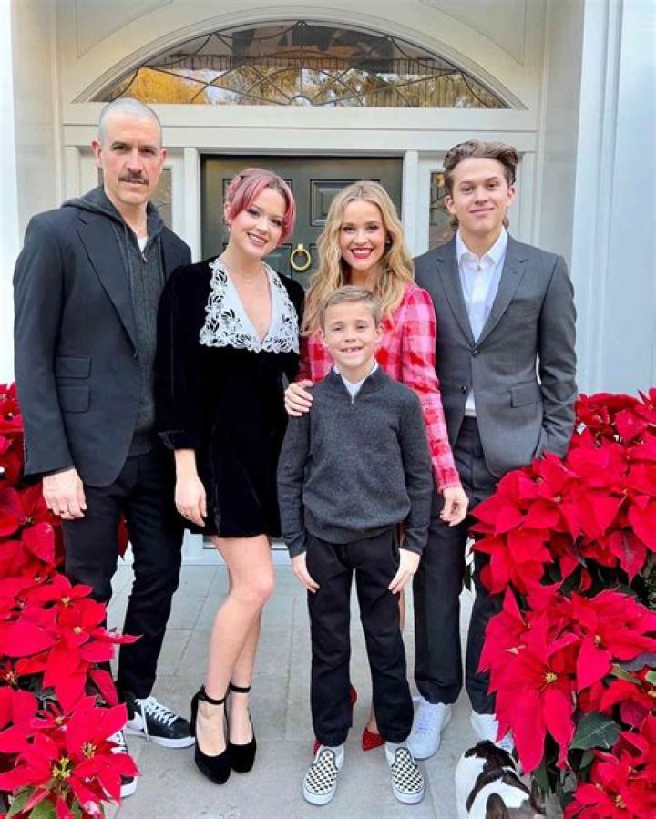 Who Is Mary Elizabeth Mastrantonio Daughter? Kids Husband and Family