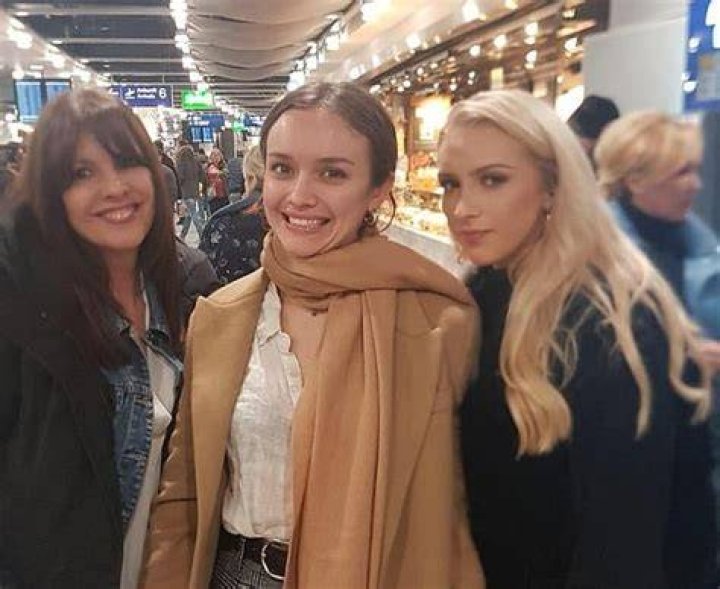 
Who Is Olivia Cooke Sister Eleanor Cooke? Father John Cooke and Mother Lindsay Wilde and Family 