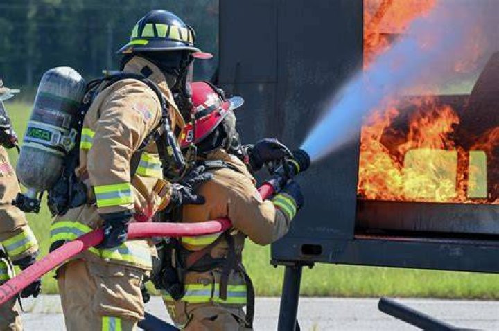 Who Is Santi Maratea? Influencer Raised Above 10 Million For Firefighters In Corrientes Province