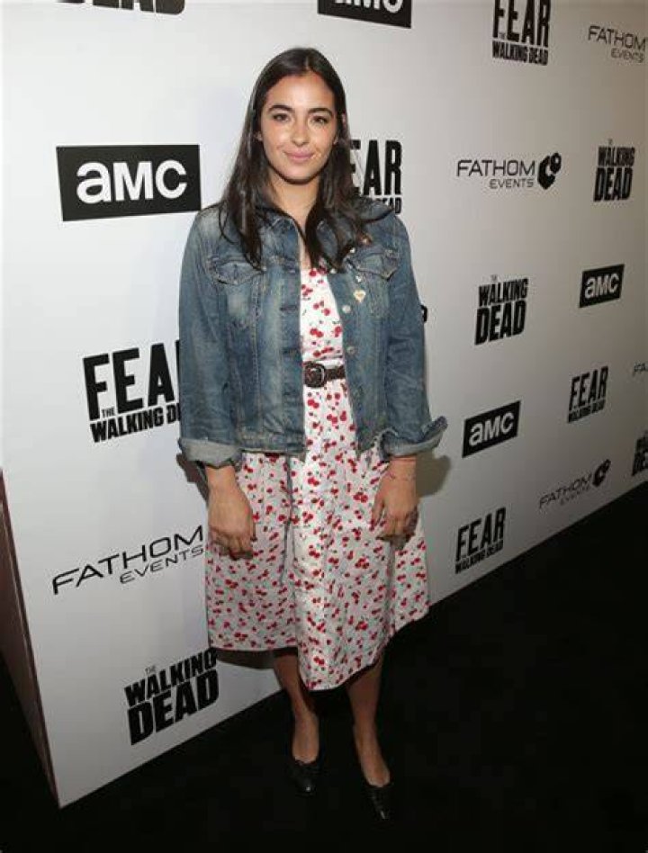 
Zoe Koul Height, Weight, Net Worth, Age, Birthday, Wikipedia, Who, Nationality, Biography 